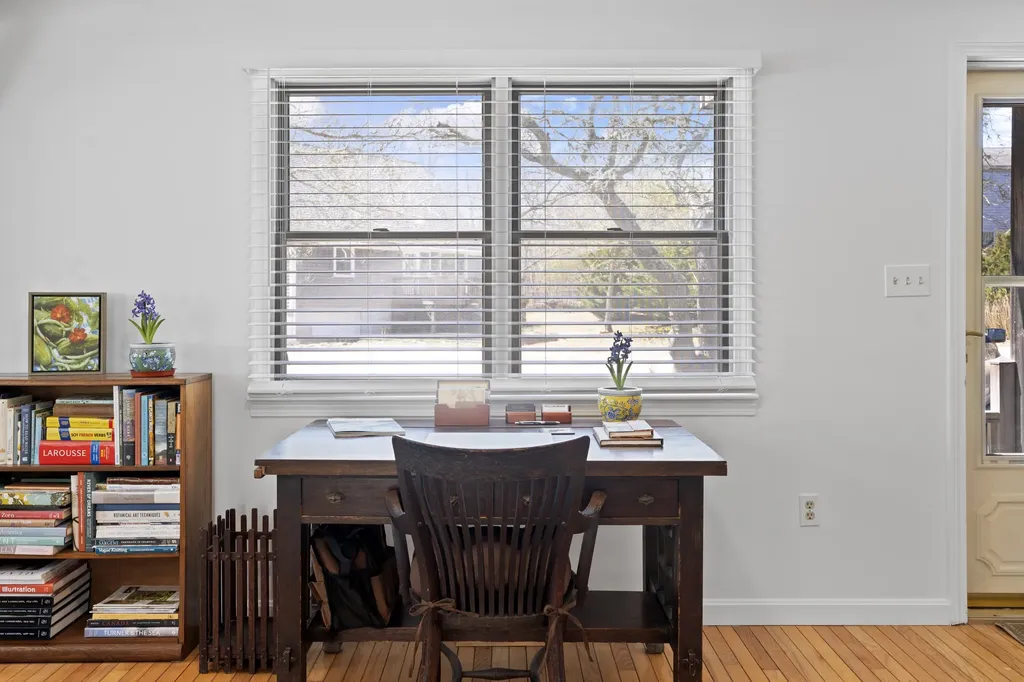 9 Sampson Avenue Edgartown MA 02539