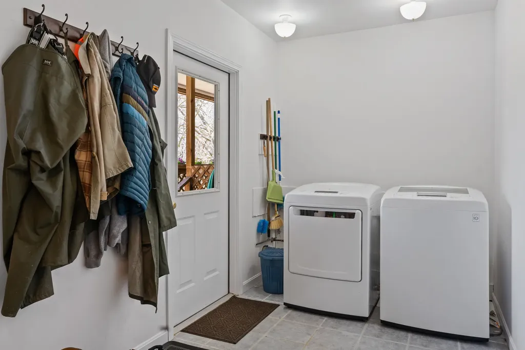 9 Sampson Avenue Edgartown MA 02539