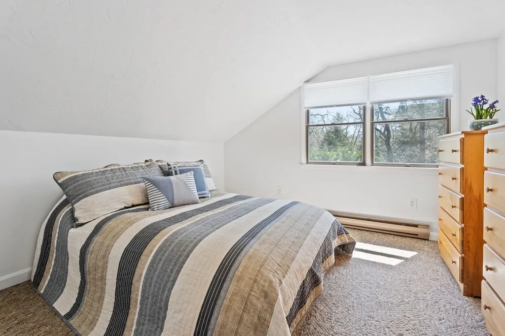 9 Sampson Avenue Edgartown MA 02539