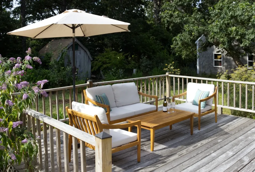 9 Sampson Avenue Edgartown MA 02539