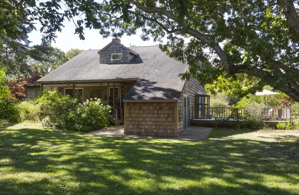 9 Sampson Avenue Edgartown MA 02539