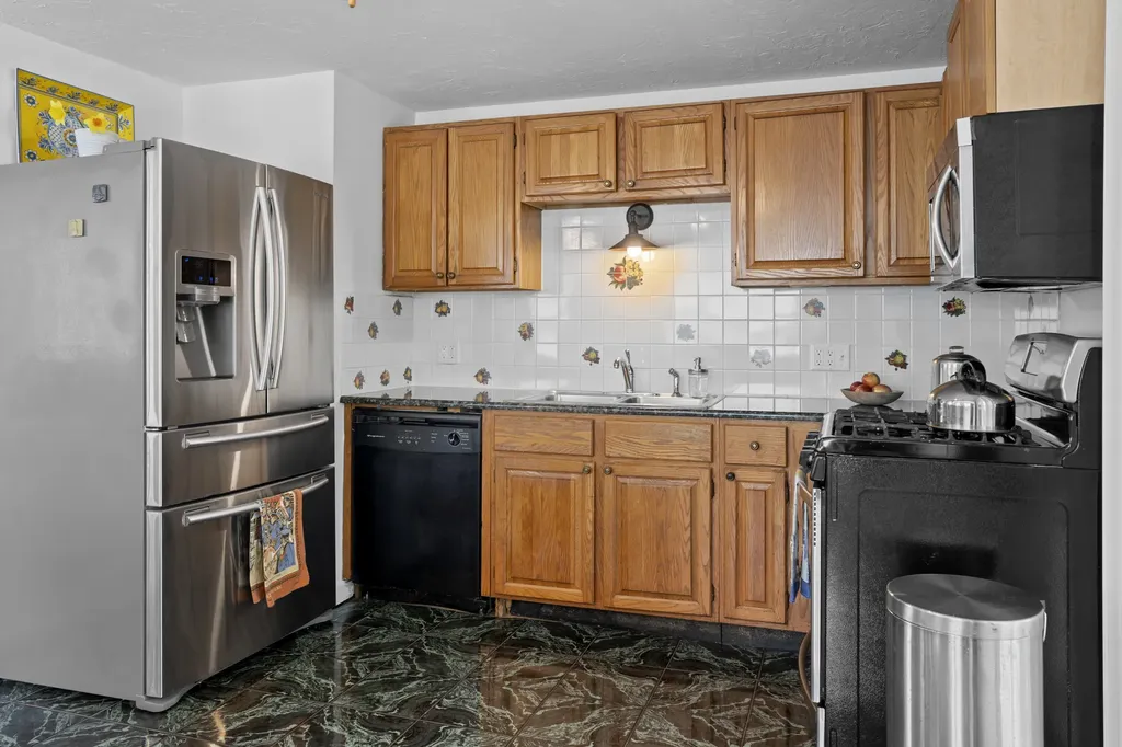 9 Sampson Avenue Edgartown MA 02539