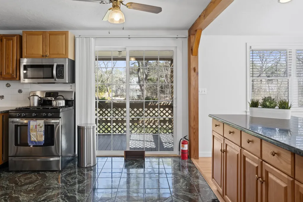 9 Sampson Avenue Edgartown MA 02539