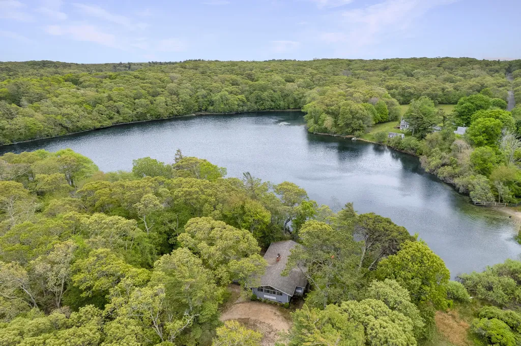 5 Scottys Lane West Tisbury MA 02575