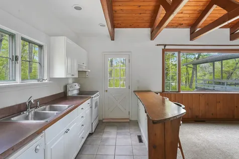 5 Scottys Lane West Tisbury MA 02575