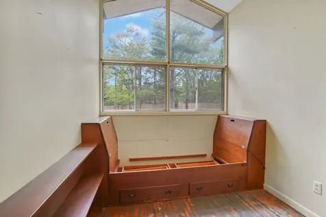 5 Scottys Lane West Tisbury MA 02575