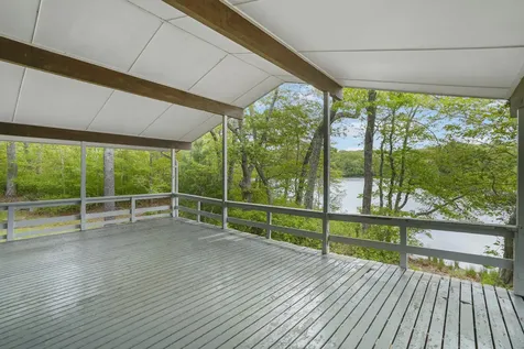 5 Scottys Lane West Tisbury MA 02575