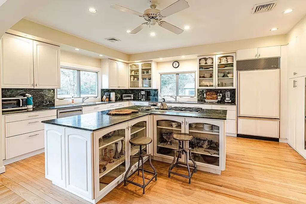 31 Josiah Sachem Way West Tisbury MA 02575