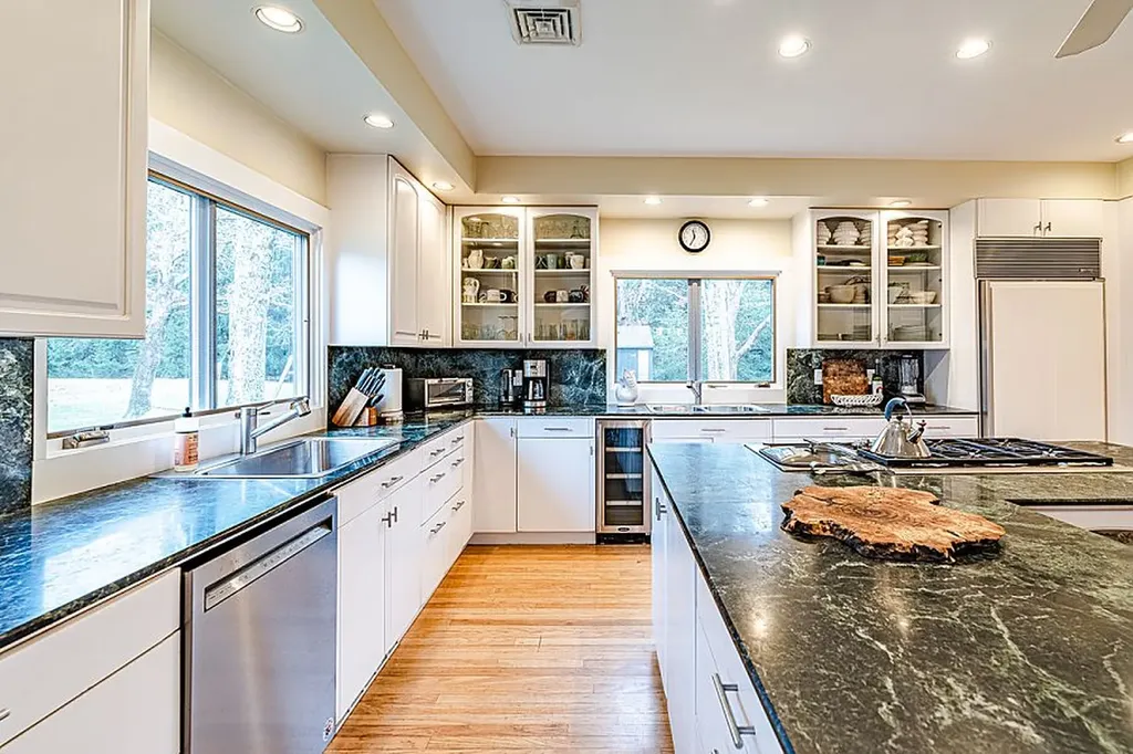 31 Josiah Sachem Way West Tisbury MA 02575