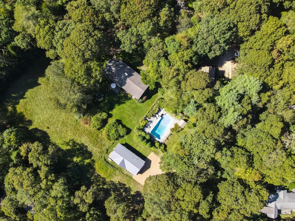 31 Josiah Sachem Way West Tisbury MA 02575