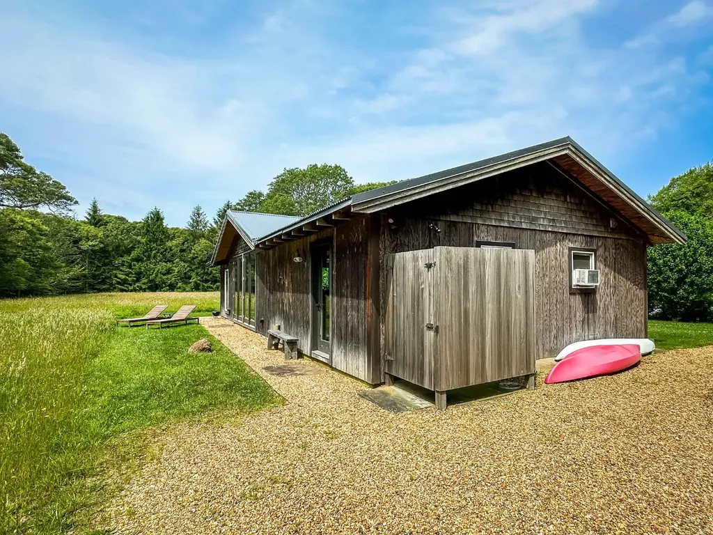 31 Josiah Sachem Way West Tisbury MA 02575