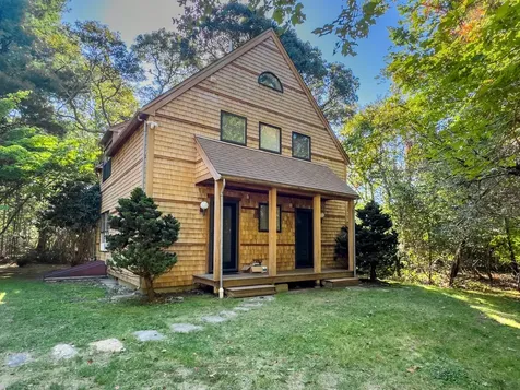 31 Josiah Sachem Way West Tisbury MA 02575