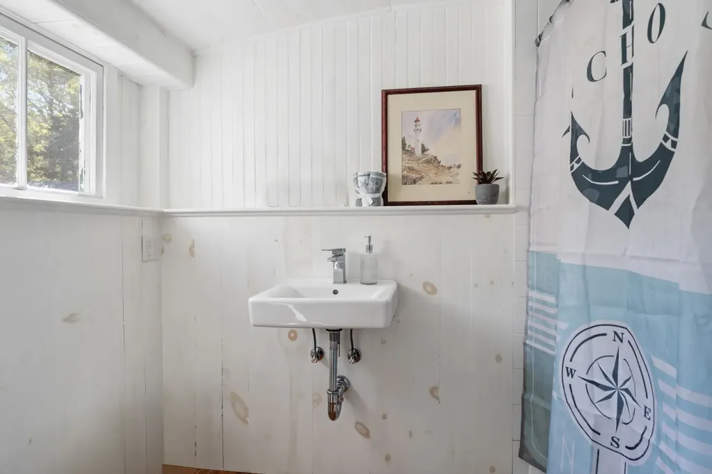 16 Atlantic Avenue Oak Bluffs MA 02557