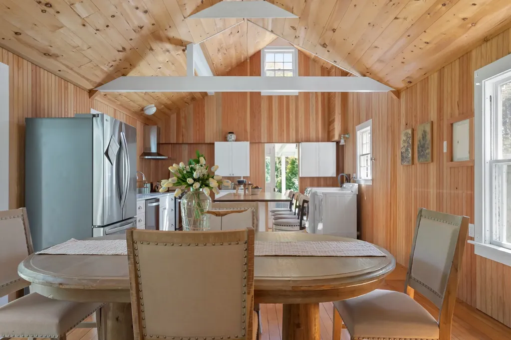 16 Atlantic Avenue Oak Bluffs MA 02557