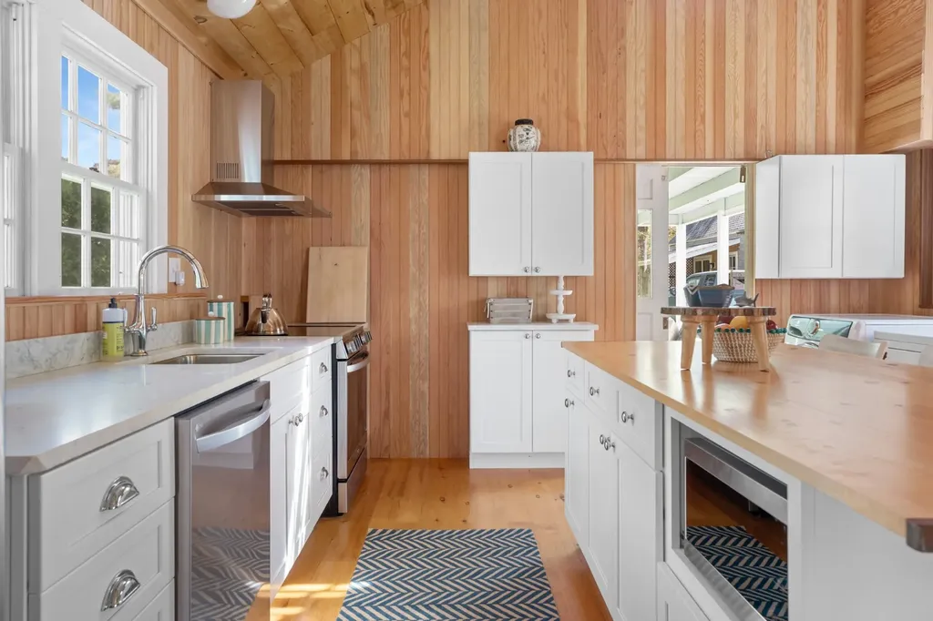 16 Atlantic Avenue Oak Bluffs MA 02557