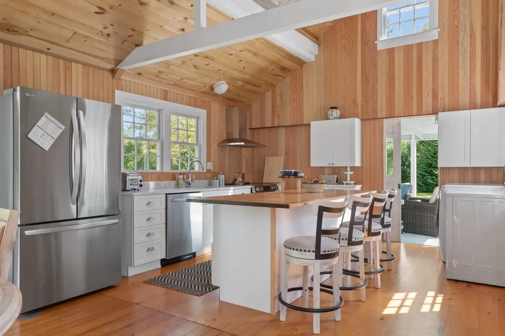 16 Atlantic Avenue Oak Bluffs MA 02557