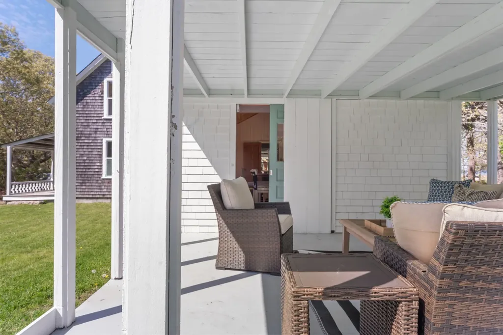 16 Atlantic Avenue Oak Bluffs MA 02557