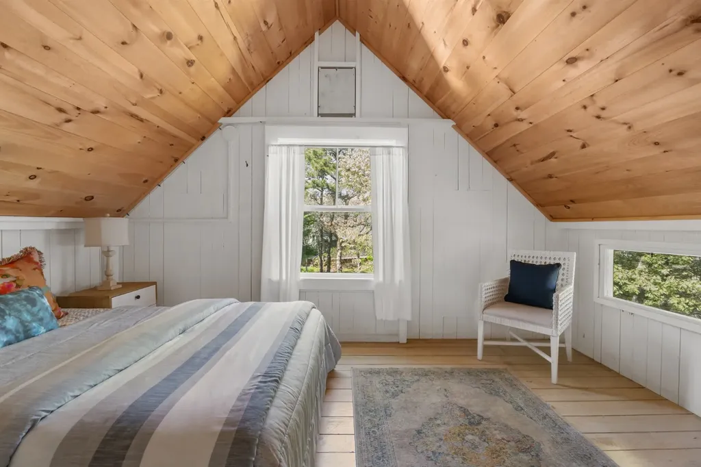 16 Atlantic Avenue Oak Bluffs MA 02557