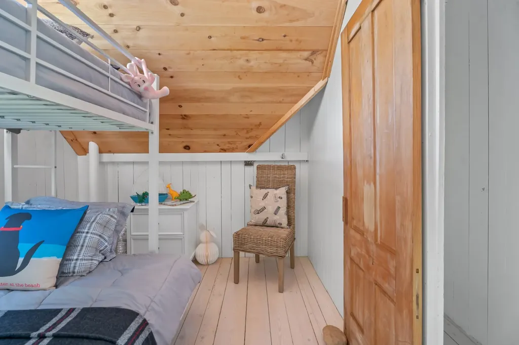 16 Atlantic Avenue Oak Bluffs MA 02557