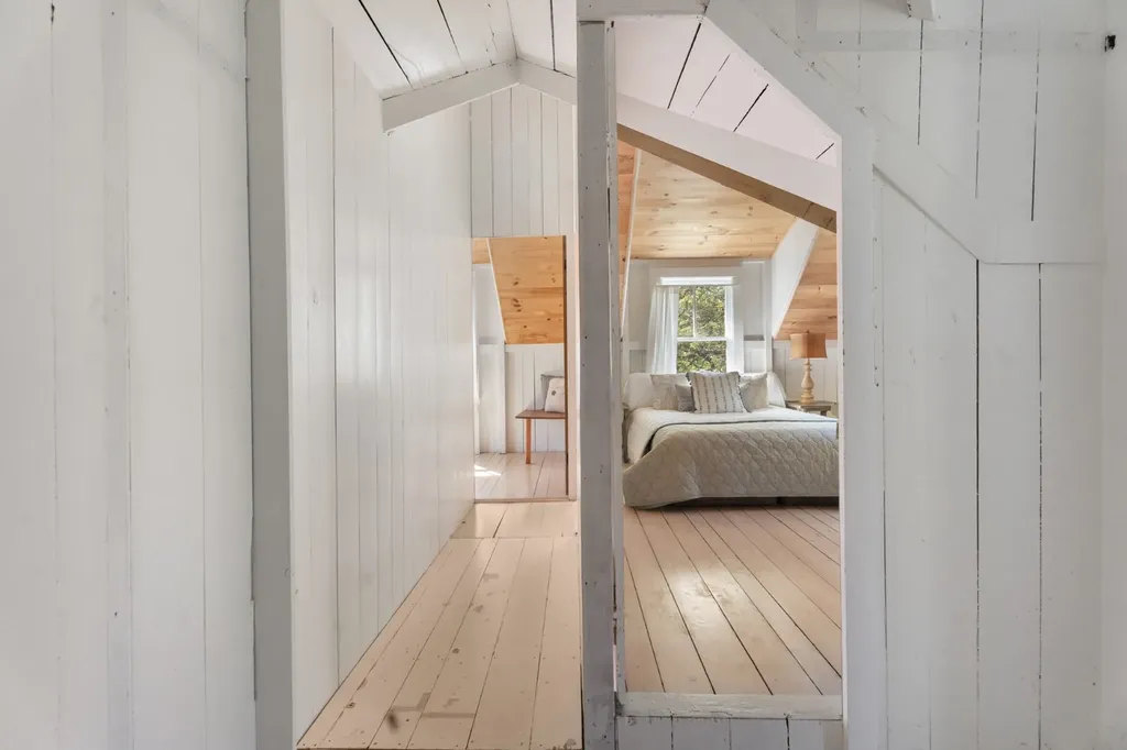 16 Atlantic Avenue Oak Bluffs MA 02557