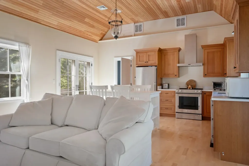 16 Atlantic Avenue Oak Bluffs MA 02557