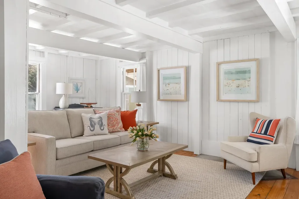 16 Atlantic Avenue Oak Bluffs MA 02557