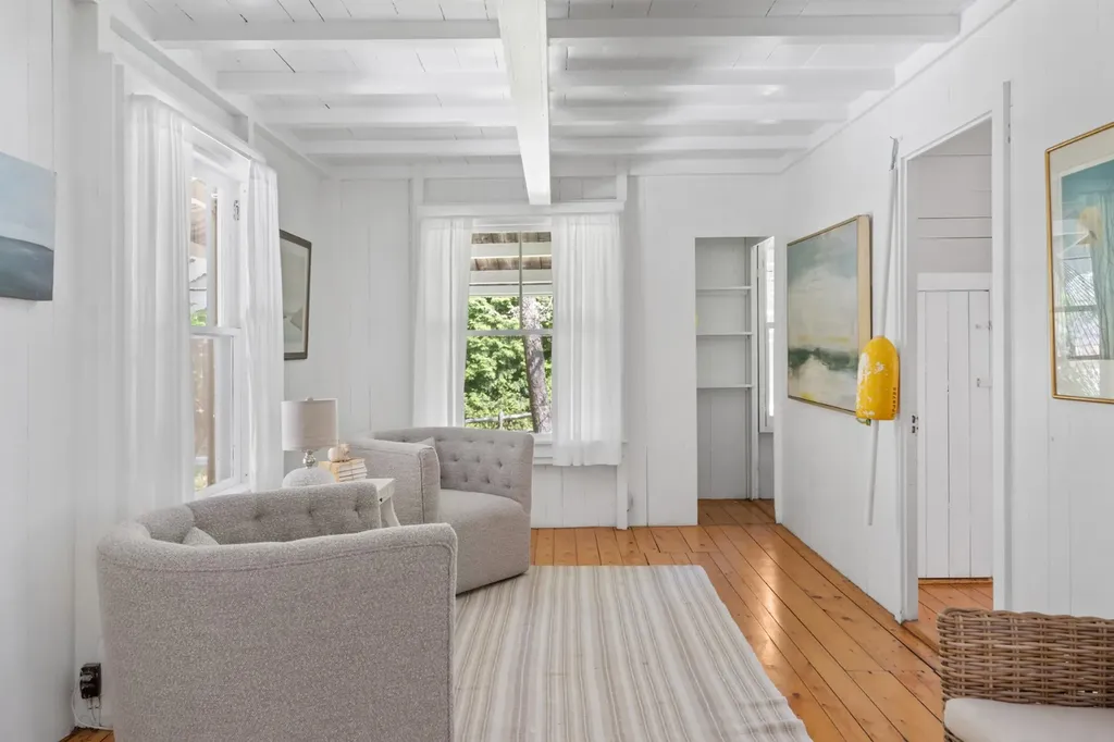 16 Atlantic Avenue Oak Bluffs MA 02557