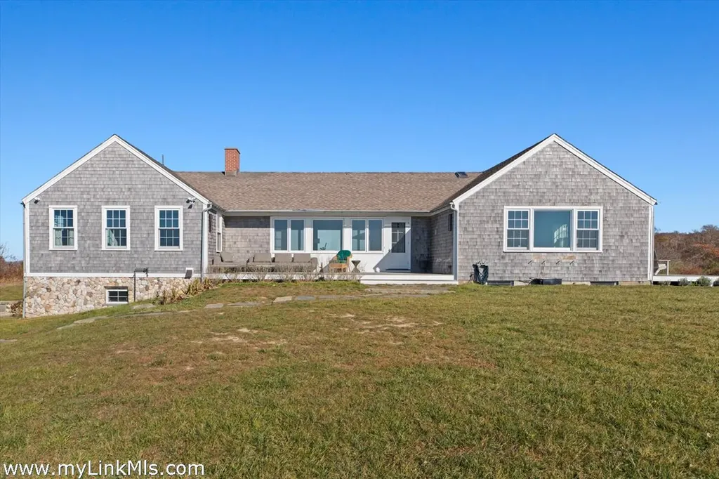 16 Shotnaigher Lane Chilmark MA 02535