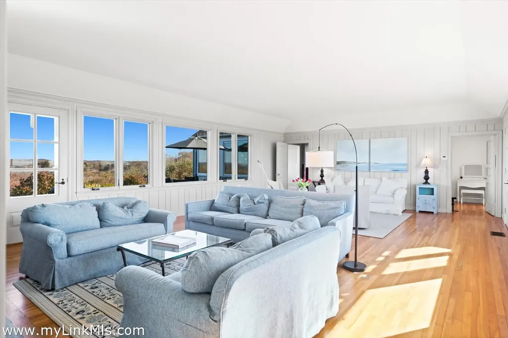 16 Shotnaigher Lane Chilmark MA 02535