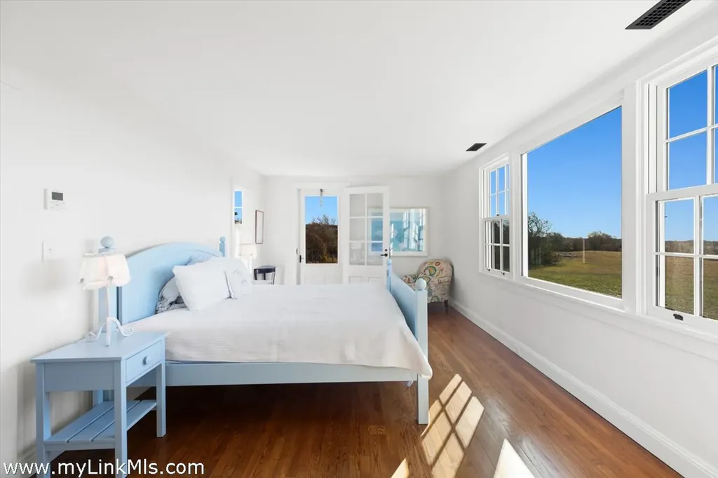 16 Shotnaigher Lane Chilmark MA 02535