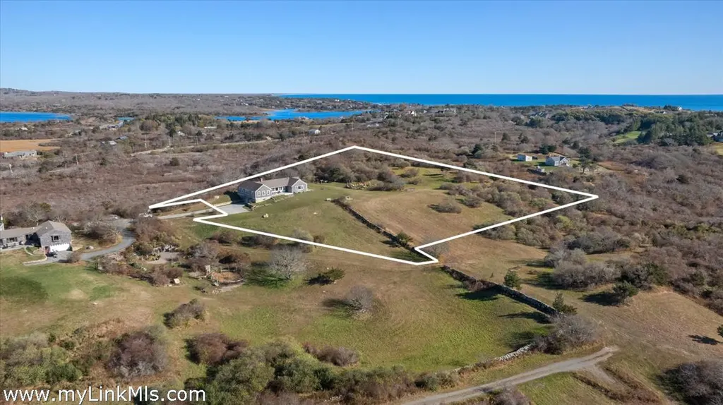 16 Shotnaigher Lane Chilmark MA 02535