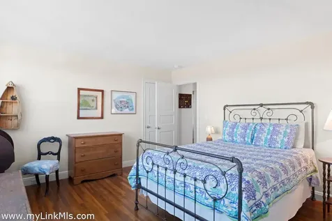 16 Shotnaigher Lane Chilmark MA 02535