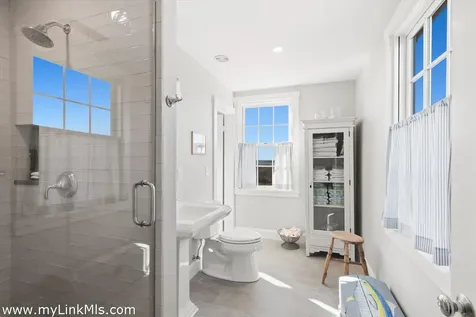 16 Shotnaigher Lane Chilmark MA 02535