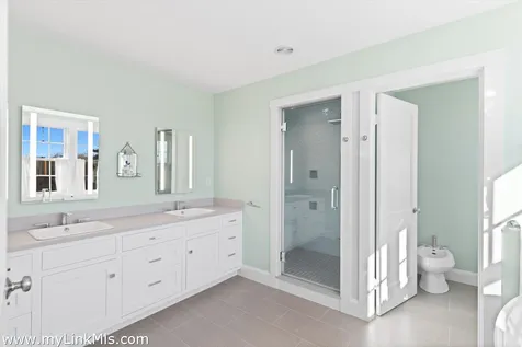 16 Shotnaigher Lane Chilmark MA 02535