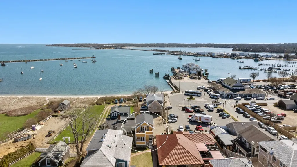 26 Union Court Vineyard Haven MA 02568