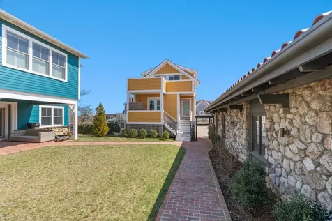26 Union Court Vineyard Haven MA 02568