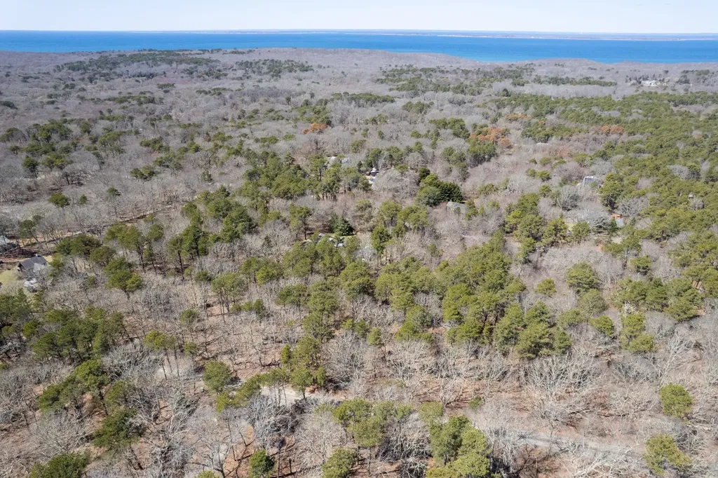 37 Bijahs Way Chilmark MA 02535