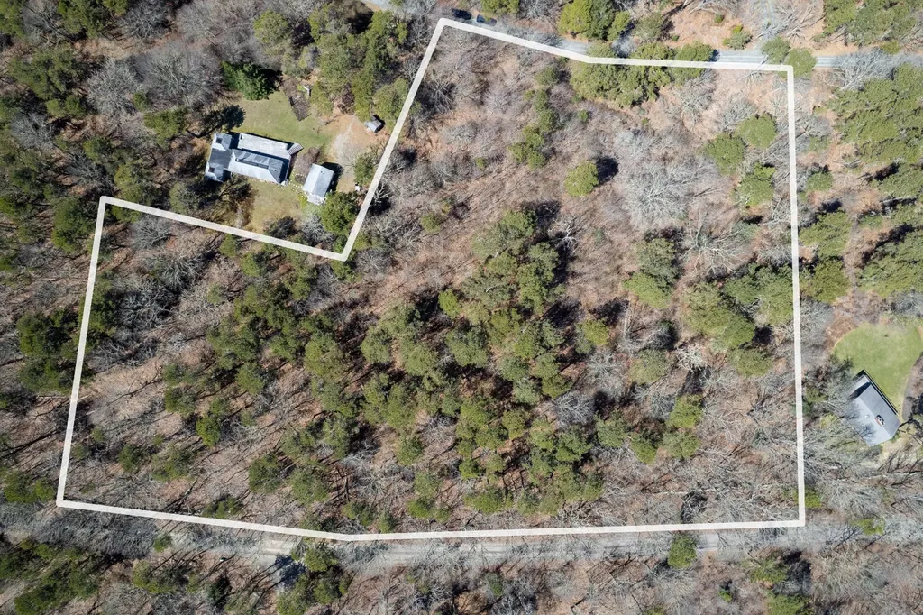 37 Bijahs Way Chilmark MA 02535