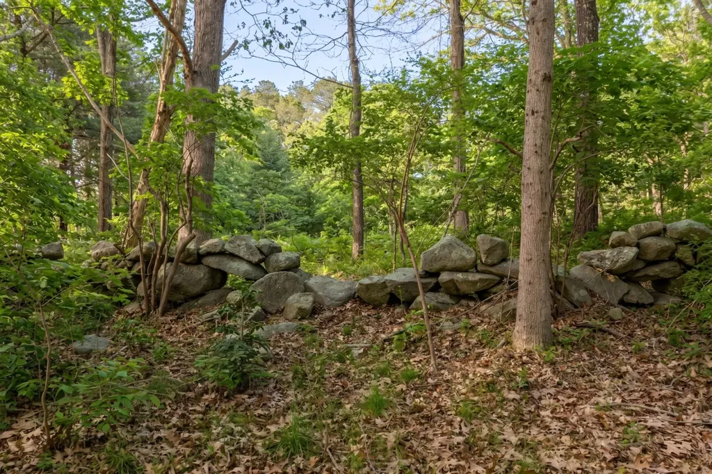 37 Bijahs Way Chilmark MA 02535