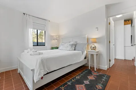 160 Bernard Circle Vineyard Haven MA 02568