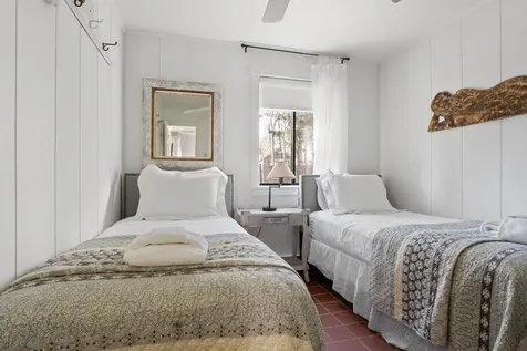 160 Bernard Circle Vineyard Haven MA 02568