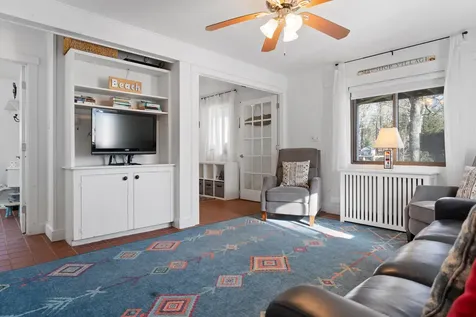 160 Bernard Circle Vineyard Haven MA 02568