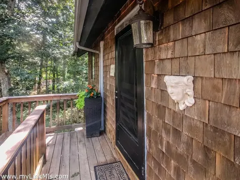 160 Bernard Circle Vineyard Haven MA 02568