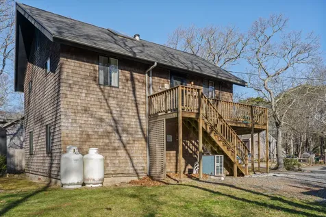 160 Bernard Circle Vineyard Haven MA 02568