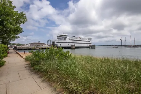 160 Bernard Circle Vineyard Haven MA 02568