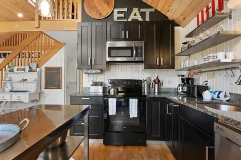 160 Bernard Circle Vineyard Haven MA 02568