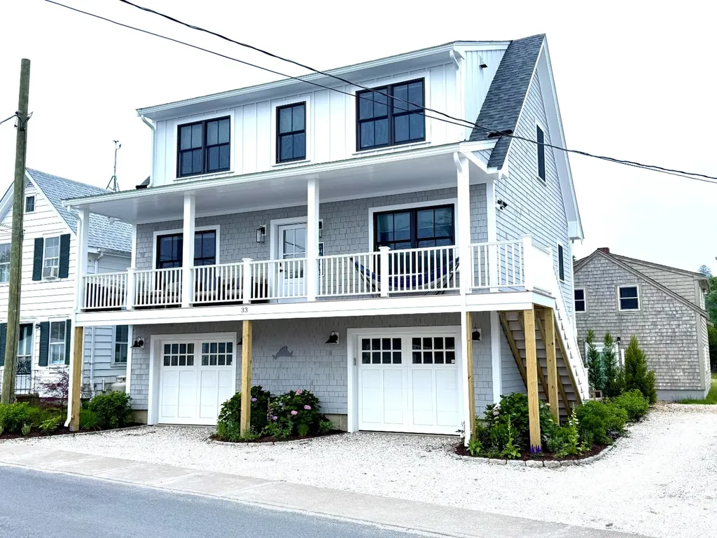 33 Lagoon Pond Road Vineyard Haven MA 02568