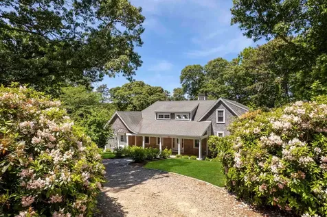 385 Barnes Road Oak Bluffs MA 02557