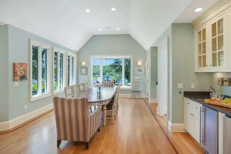 385 Barnes Road Oak Bluffs MA 02557