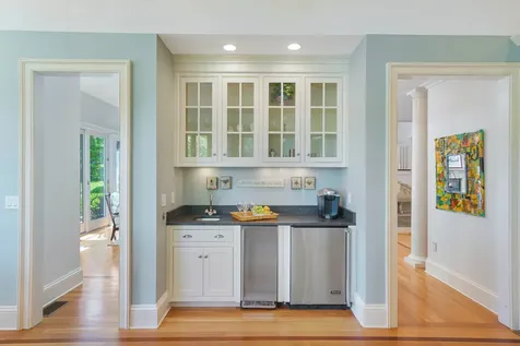 385 Barnes Road Oak Bluffs MA 02557